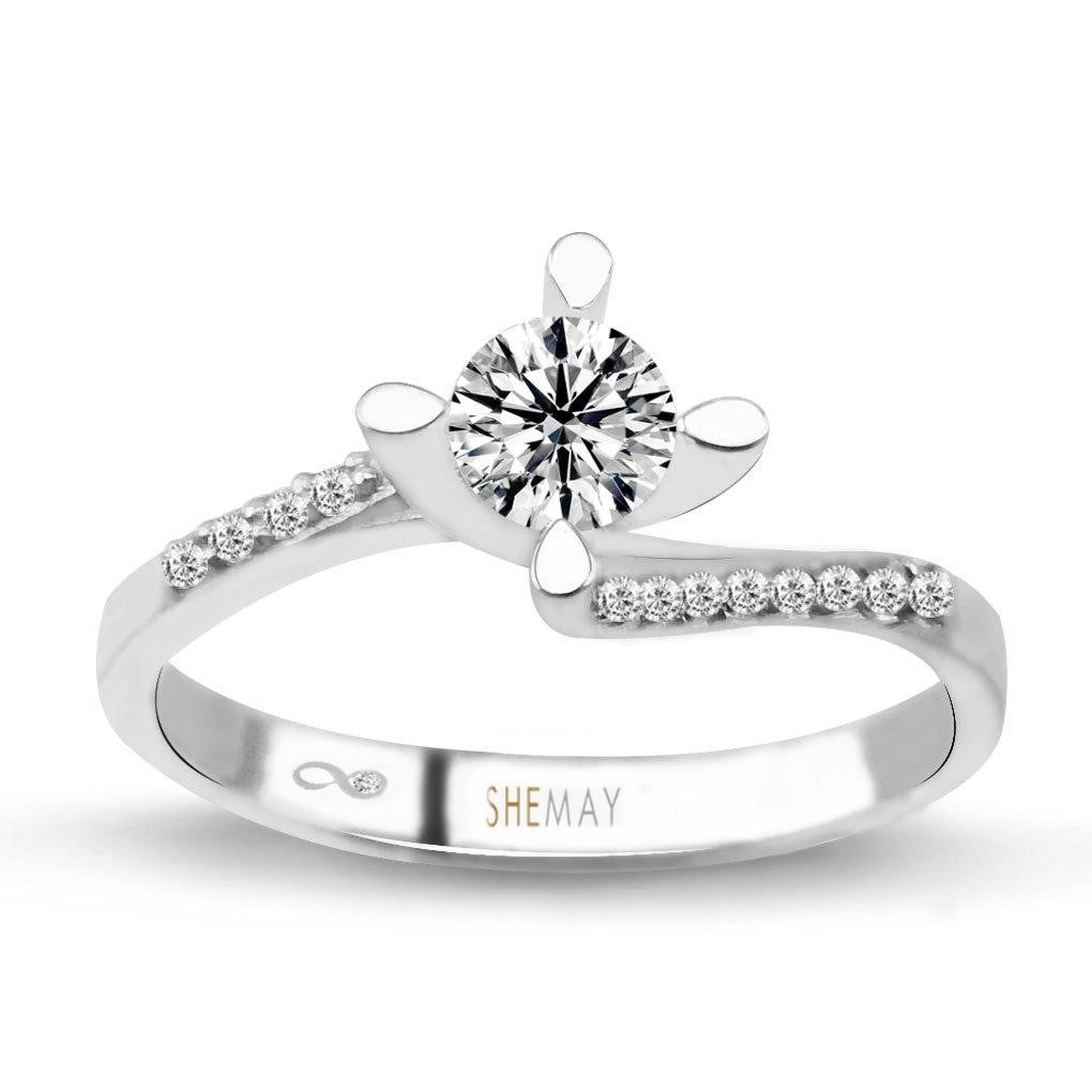 Пръстен знак за безкрайност с диаманти, изработен от бяло злато. Този годежен пръстен е от лимитирана серия.